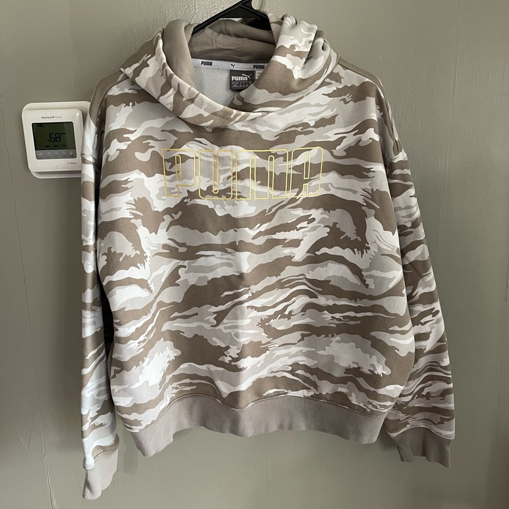 Camo puma hoodie size medium
